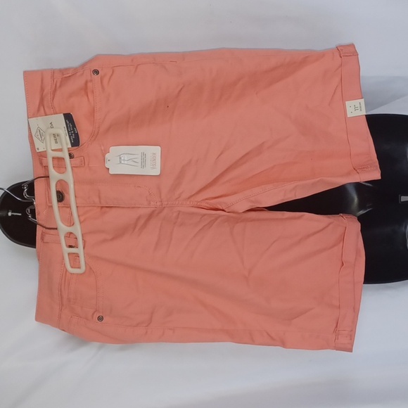 St. John's Bay Bermuda Shorts Size 10 Peach Secretly Slender Stretch Denim - Picture 1 of 7